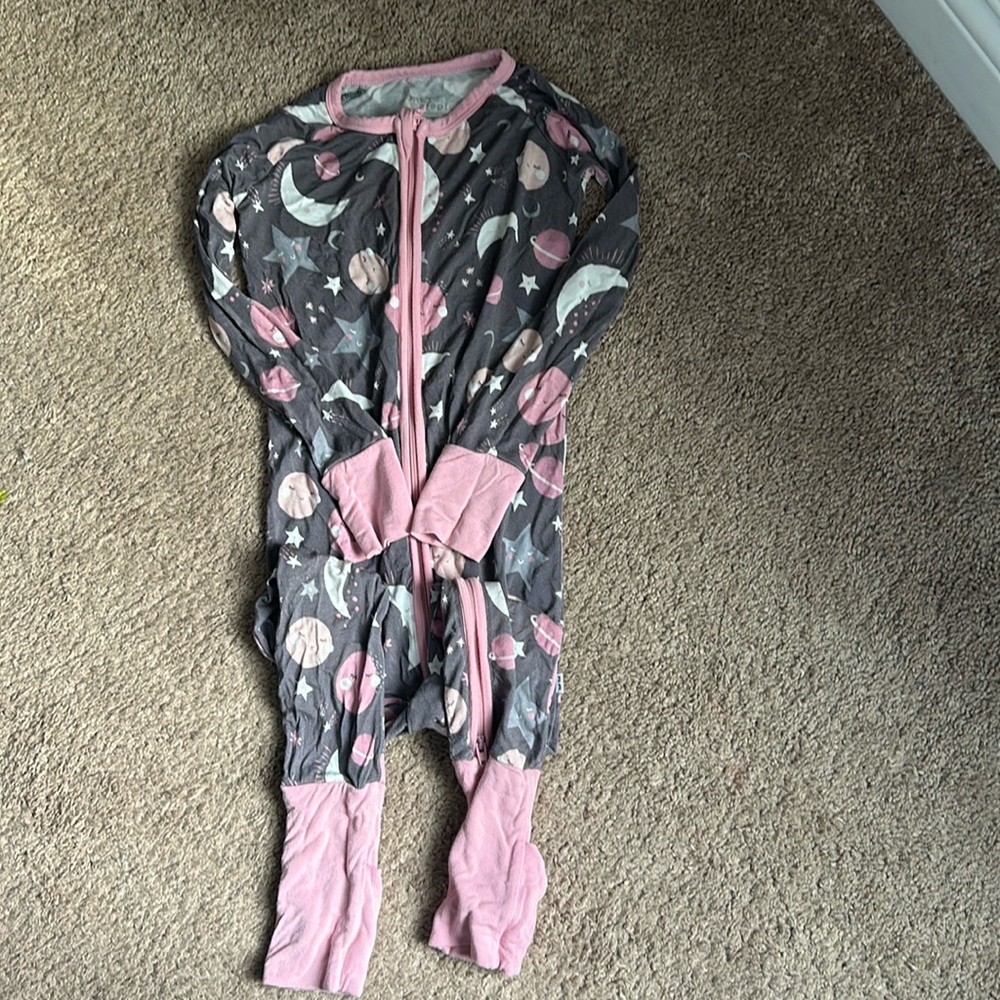 Little Sleepies size 3T zippy